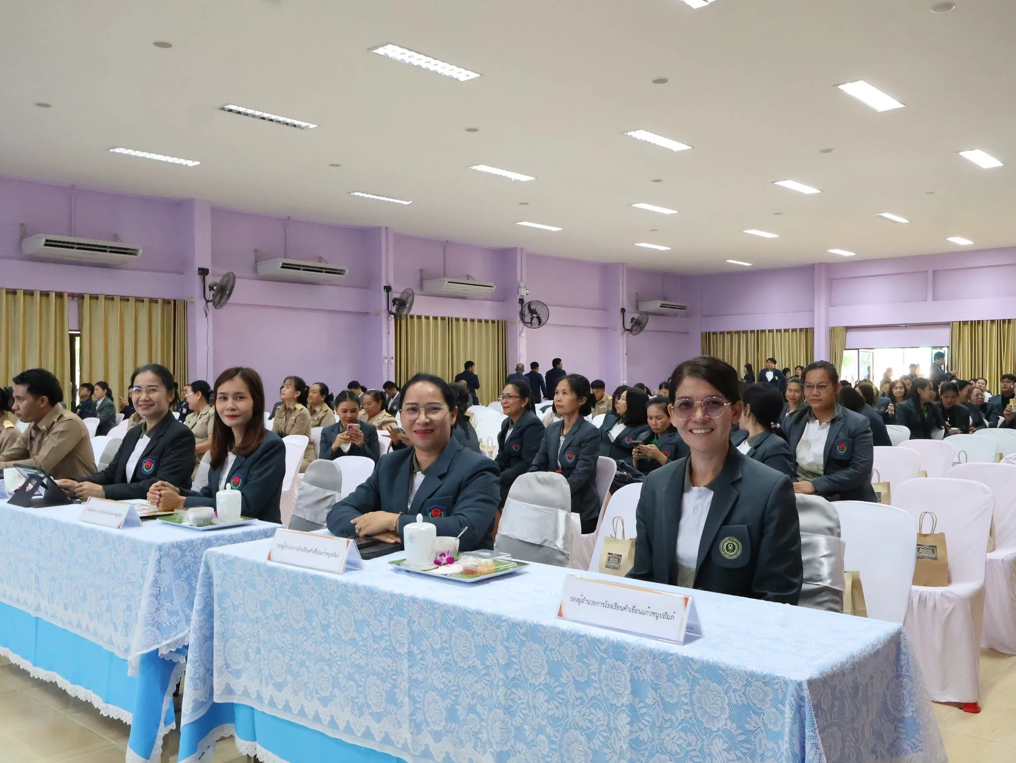 การประชุมสัญจรรับนโยบาย “ผอ.เขตพบเพื่อนครู” ประจำปี 2569