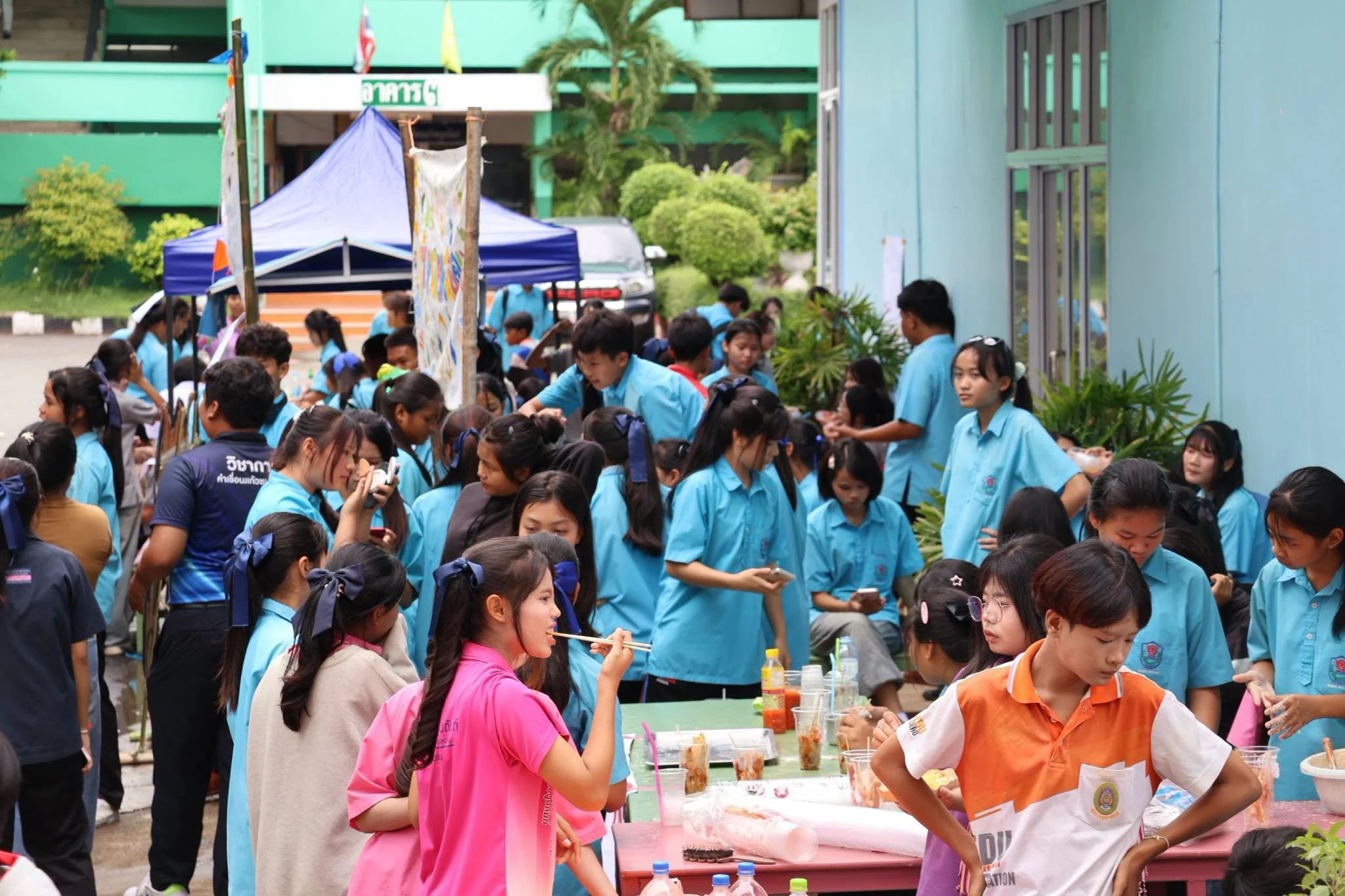 กิจกรรม "ตลาดนัดนักเรียนตามเกษตรทฤษฎีใหม่"