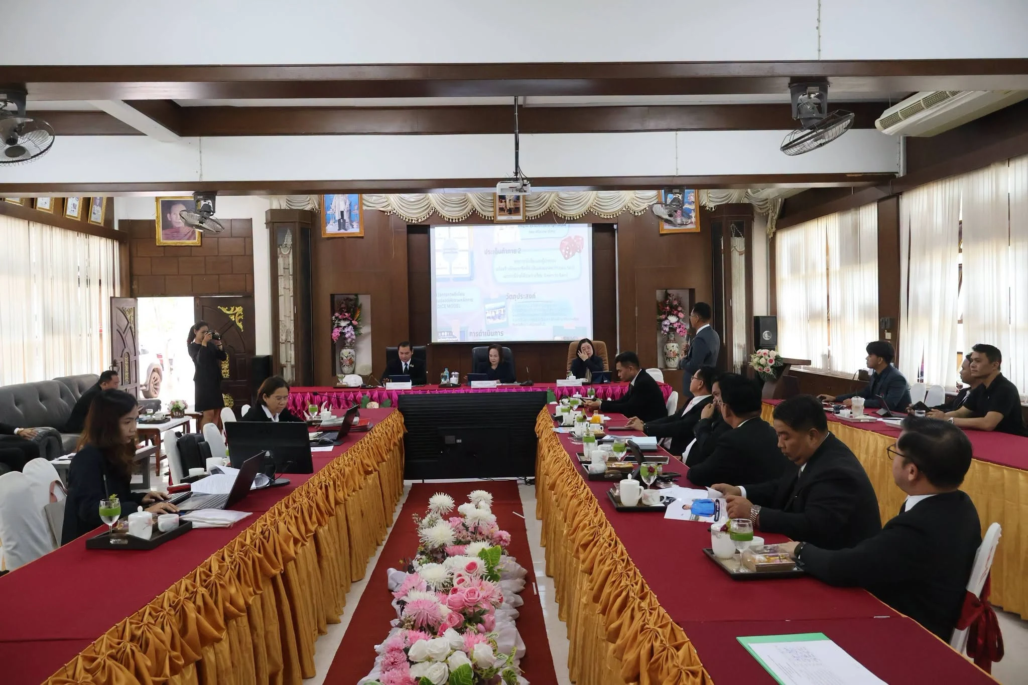 นายชาติชาย สิงห์พรหมสาร ผู้อำนวยการโรงเรียนคำเขื่อนแก้วชนูปถัมภ์ เข้ารับการประเมินผลการพัฒนางานตามข้อตกลง (PA) ประจำปีงบประมาณ พ.ศ. 2569
