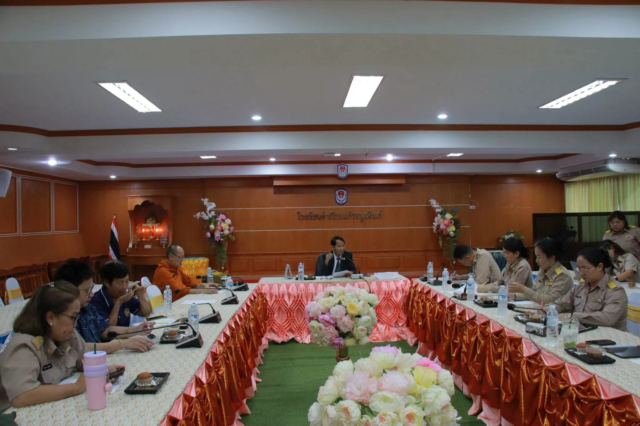 การประชุมคณะกรรมการสถานศึกษาขั้นพื้นฐาน